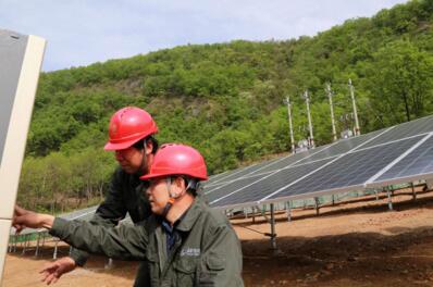 湖北神農架首批光伏扶貧電站并網投運