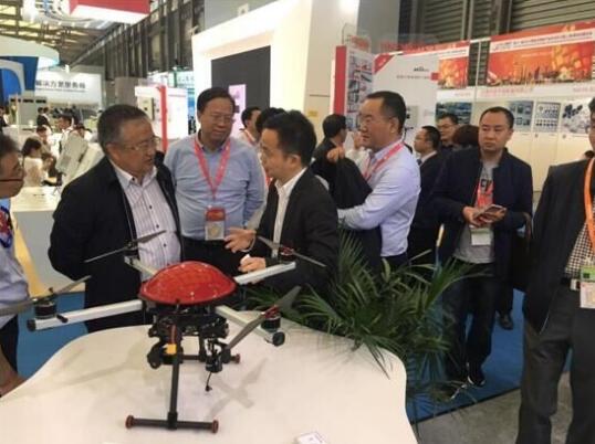 新品發布，無人機展示     金鴻泰驚艷亮相SNEC 2017