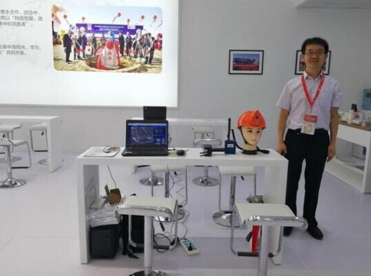 新品發布，無人機展示     金鴻泰驚艷亮相SNEC 2017