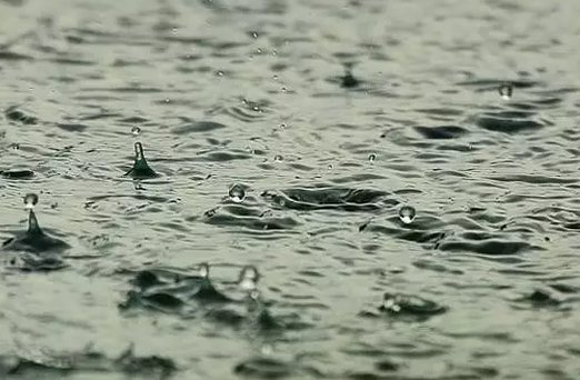 雨滴發電功率轉化效率85% 可與太陽能互補