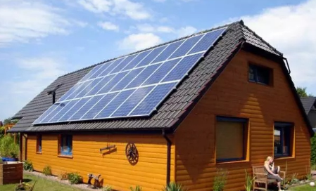 夏天光伏發電系統的發電量會提高？