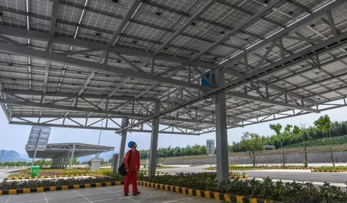 高速公路也建光伏發電站！年發電量達40萬千瓦