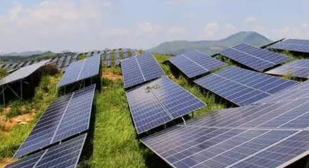 光伏電站成為脫貧致富的“助力器”，集體每年增收8萬元