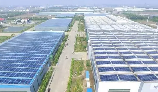 日發電5.7萬度山東省內屋頂建起最大分布式光伏發電站！