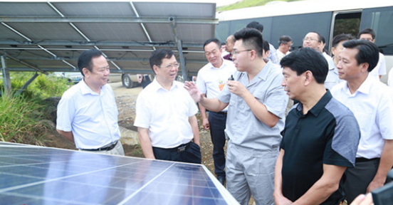 湖南省最大的單體地面光伏電站在零陵并網發電