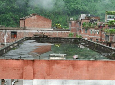 光伏點亮千里圓夢路，邊陲傳來朗朗讀書聲