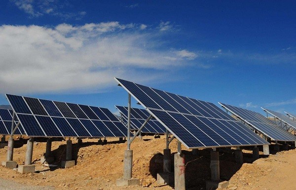 中國能建投建東北地區最大光伏電站并網發電