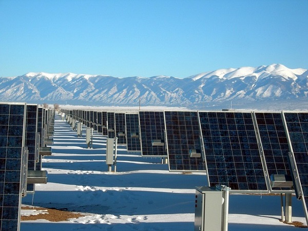 炎熱太陽反阻光伏發電 高緯度的低溫與長日照有另類優勢