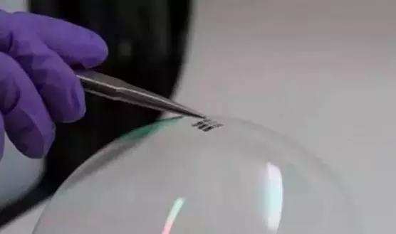美科學家發明超輕薄光伏電池 基于技術的突破而非材料