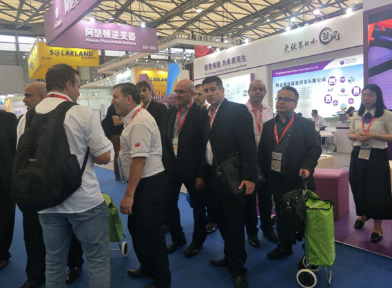 看后起之秀如何征服SNEC展會，阿瑟頓震撼全場