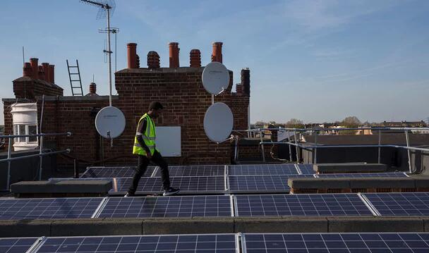 英國太陽能有多能？上周六午后1小時光伏發電比例超過燃氣發電!